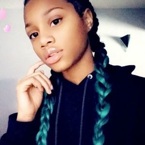 Meet your Posher, Saundra